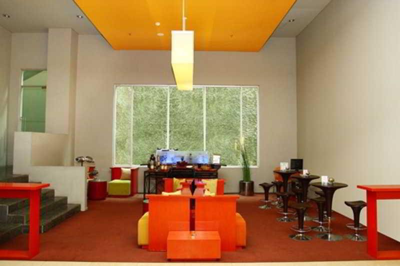 สปาร์คส ไลฟ์ จาการ์ตา บริหารโดยอาร์ตโฮเทล Hotel ภายนอก รูปภาพ